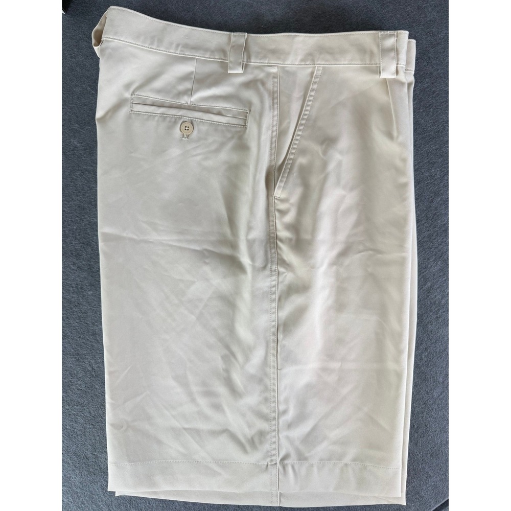 Under Armour Golf Shorts 38 Beige Performance Pleated Athletic Preppy 208603 - Picture 2 of 8